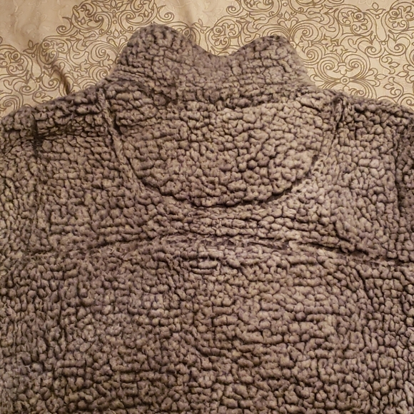 GreenTea Pull Over Gray Sherpa Sweater - Picture 5 of 5